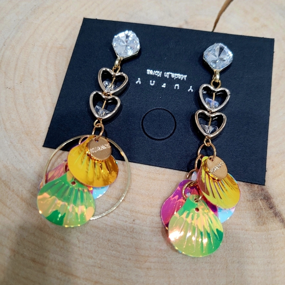 Brand New Gold Tone Rainbow Colours Seashell Dangle Earrings